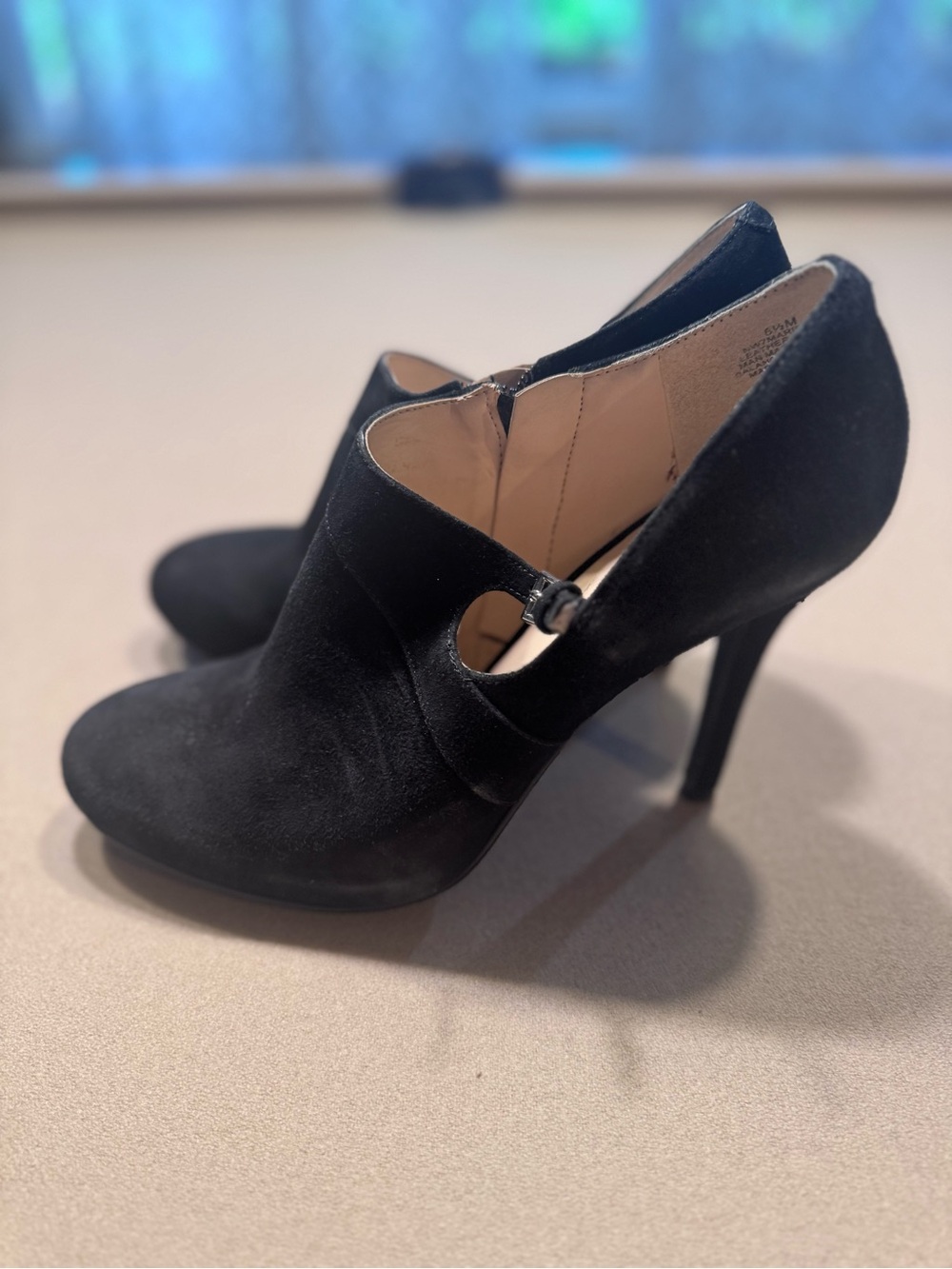 Nine West Black Suede Mary Jane Pump Heels - Picture 2 of 7